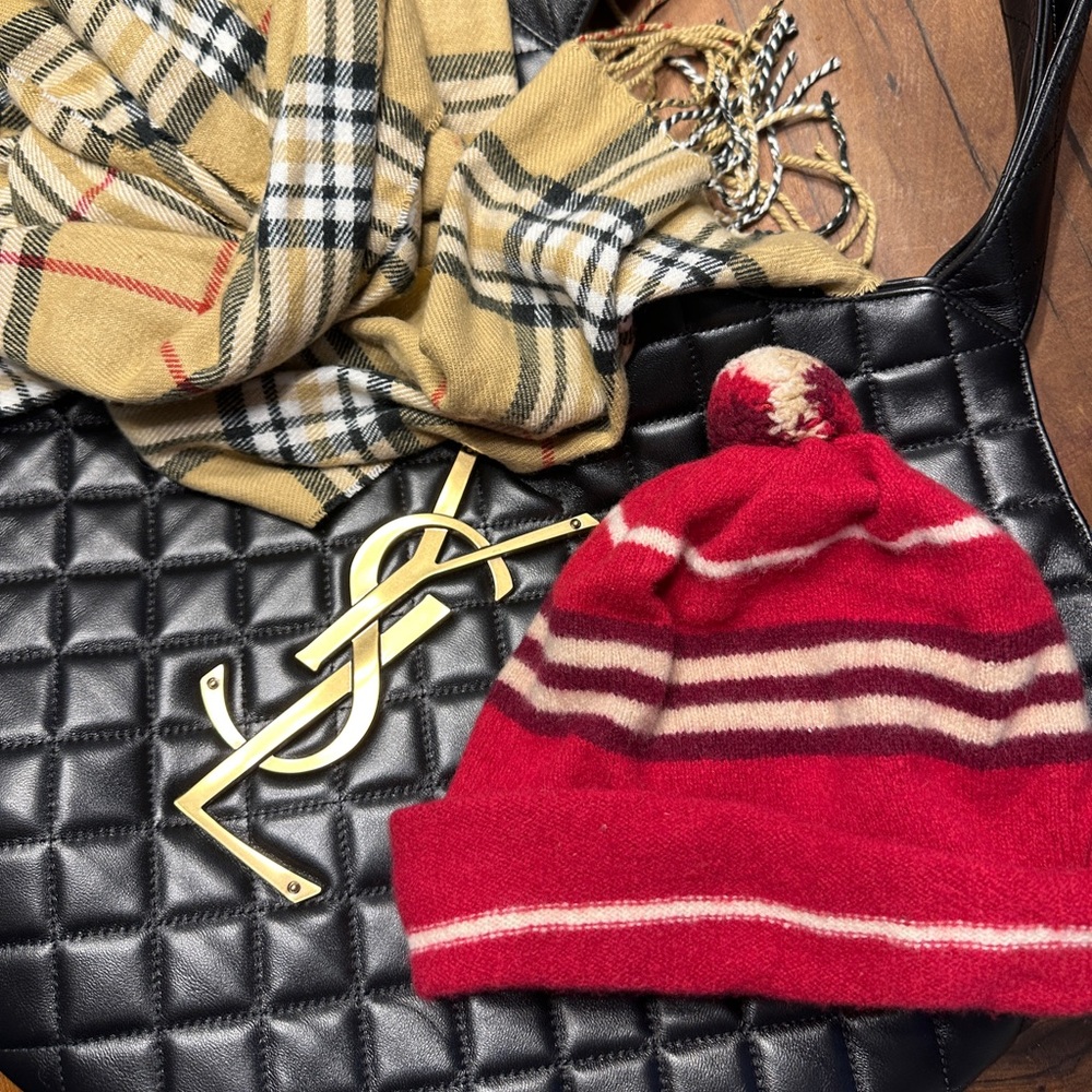 Burberry 100% Lambs Wool Pom Pom Hat Red Nova Check